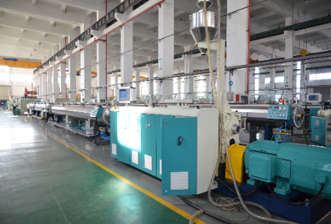 Extruder မှထုတ်လုပ်သော Polypropylene ရေပေးဝေရေးပိုက်၏ထုတ်လုပ်မှုလုပ်ငန်းစဉ်အပေါ် ဆွေးနွေးခြင်း။